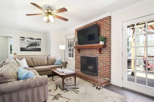 2852 Caraway Dr, Tucker GA 30084-2337 exterior