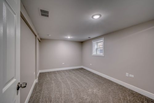 5527 Haddon Ave, Chicago IL  60651-2702 exterior