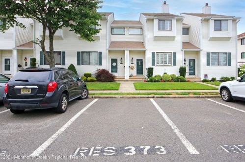 373 Middlewood Rd, Middletown, NJ 07748-1329