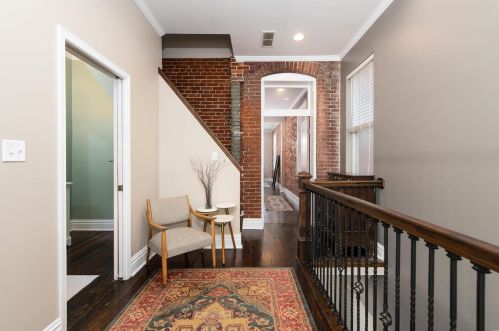 2112 Sidney St, Saint Louis MO 63104-2834 exterior