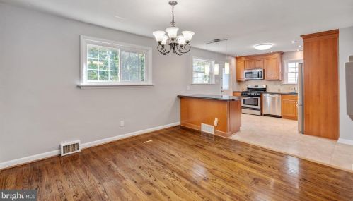 209 Foster Ave, Pittsburgh PA 15205-2352 exterior