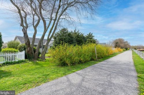 28 Bay Breeze Dr, Lewes DE 19958-2108 exterior