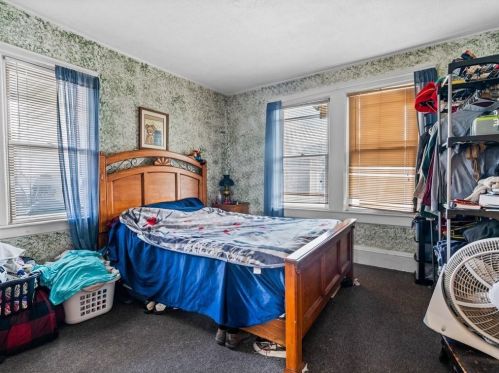 88 Prospect St, Woonsocket RI 02895-1910 exterior