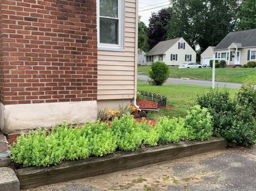 5 Foxcroft Rd, Enfield CT 06082-2430 exterior