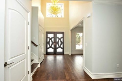 13 Brookside Ave, Demarest, NJ 07627-2027