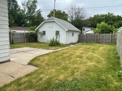 4866 37th St, Milwaukee WI  53221-2570 exterior