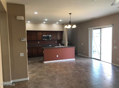 15819 21st Ln, Phoenix AZ  85023-9206 exterior