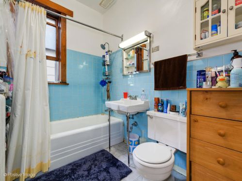 2008 Addison St, Chicago IL 60618-6102 exterior