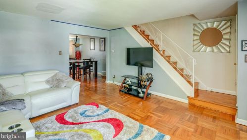 5927 Elmhurst St, Philadelphia, PA 19149-3603