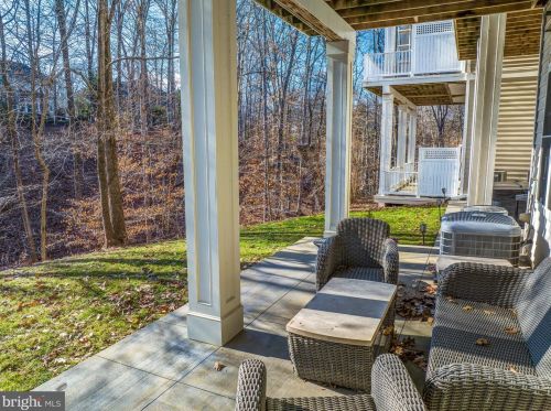 18285 Mullfield Village Ter, Leesburg VA  20176-7466 exterior