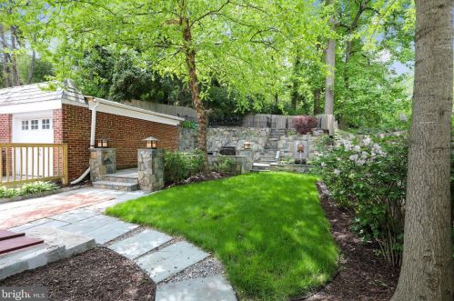 7426 Piney Branch Rd, Silver Spring MD 20901-4352 exterior