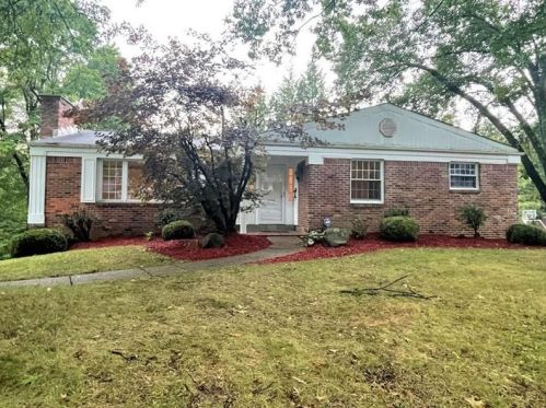 4033 Impala Dr, Pittsburgh, PA 15239-2705