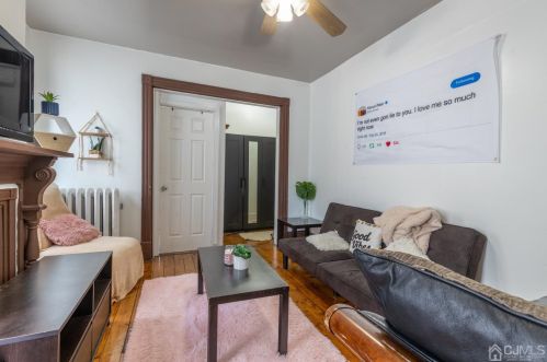 138 Hamilton St, New Brunswick NJ 08901-1806 exterior