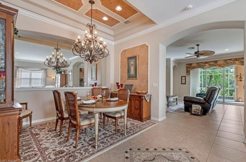 5616 Lago Villaggio Way, Naples FL 34104-5739 exterior