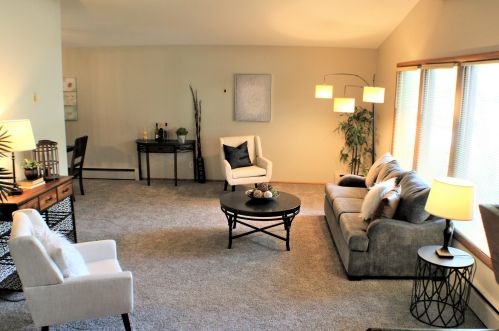 9067 Pearlette Ln, Milwaukee, WI 53223-2203