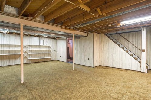 1136 Brewster Rd, Rochester MI 48309-1433 exterior