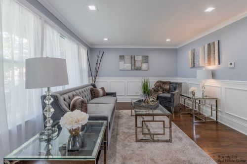 8621 Yates Blvd, Chicago IL  60617-2319 exterior