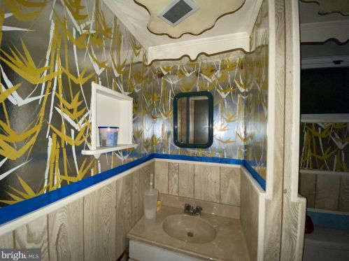 802 Hayward Ave, Silver Spring MD 20912-5808 exterior