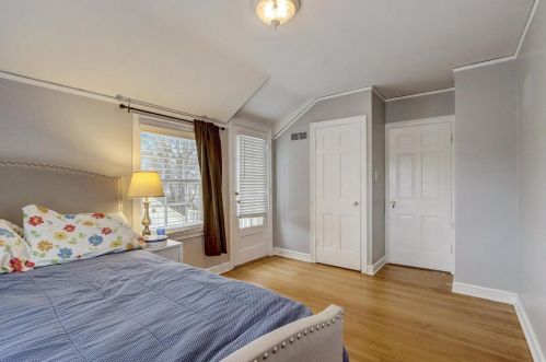 6405 Lk Dr, Milwaukee WI 53217-4229 exterior