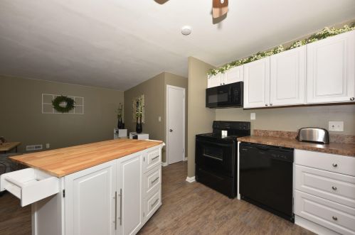 8100 Lancaster Ave, Milwaukee WI  53218-3652 exterior