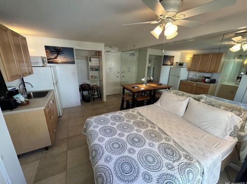 2450 Prince Edward St, Honolulu HI  96815-3221 exterior