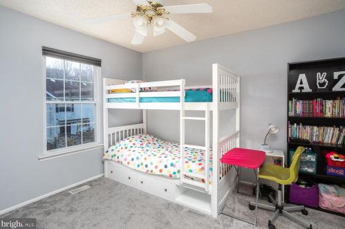 29 Stafford Ct, Trenton NJ 08690-3318 exterior