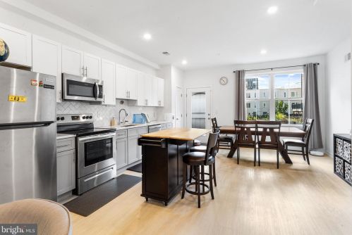 1950 8th St, Philadelphia PA 19122-2023 exterior