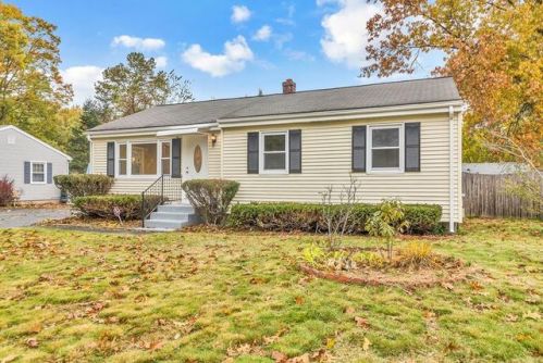 106 Fallston St, Springfield, MA 01119-2923