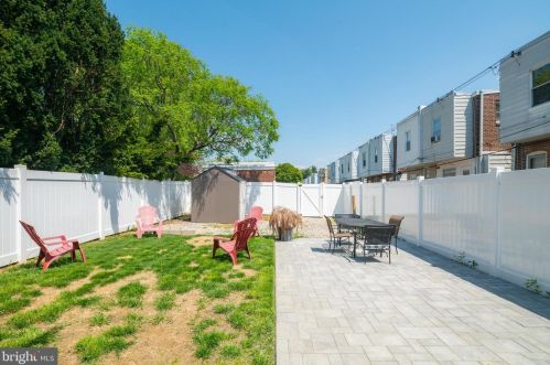 5817 Henry Ave, Philadelphia PA  19128-1702 exterior