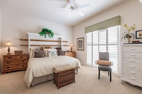 4733 Navassa Ln, Naples FL 34119-9555 exterior