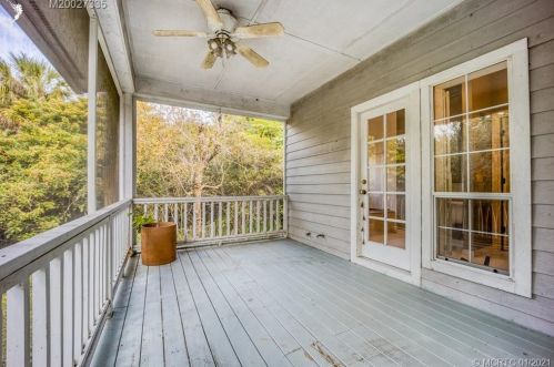 9101 Indian Riv Dr, Fort Pierce FL 34982-7824 exterior