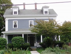 58 Auburn St, Newton, MA 02466-2502