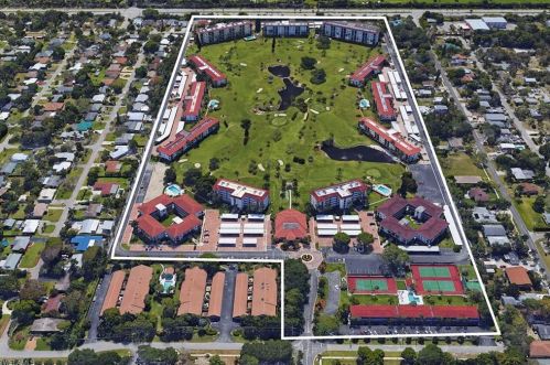 1 High Point Cir, Naples FL 34103-0042 exterior