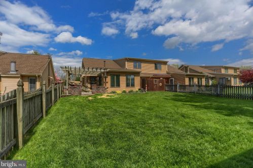 181 Primrose Ln, Hanover PA 17331-5211 exterior