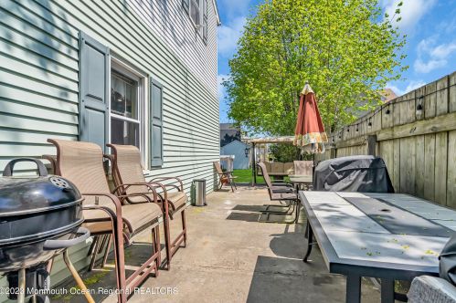 6 Wall St, West Long Branch NJ  07764-1818 exterior