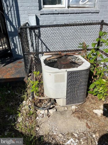 2221 15th St, Washington, DC 20018-1222