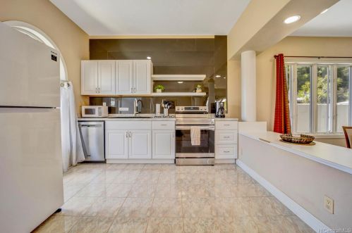 743 Ahukini St, Honolulu HI 96825-2426 exterior