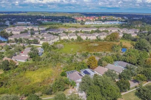 10118 Arbor Run Dr, Tampa FL 33647-2955 exterior