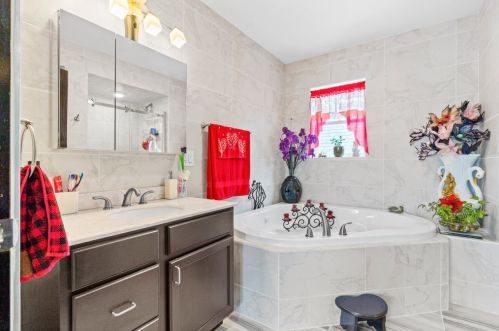 4453 Kildare Ave, Chicago IL 60652-3127 exterior