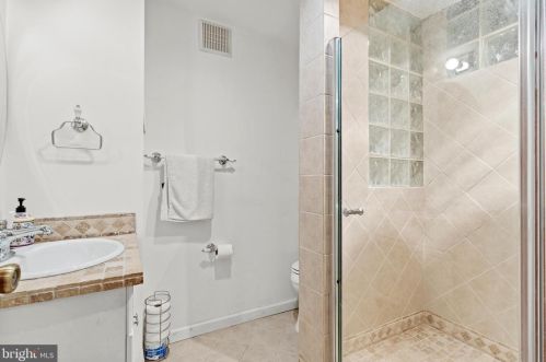 116 Moncure Dr, Alexandria VA 22314-4965 exterior