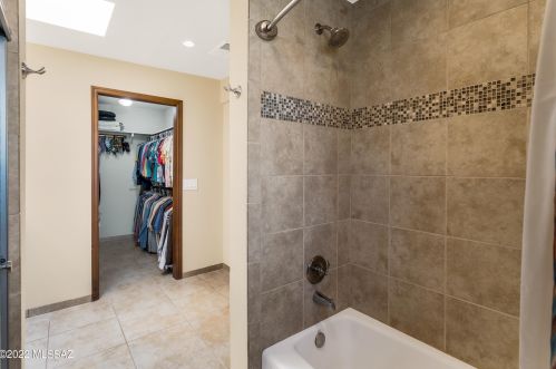 6822 Table Mtn Rd, Tucson AZ 85718-1328 exterior