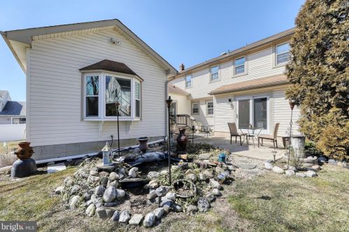 100 Acadia Dr, Riverton NJ 08077-3136 exterior