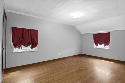 135 Saylong Dr, Pittsburgh PA 15235-4323 exterior