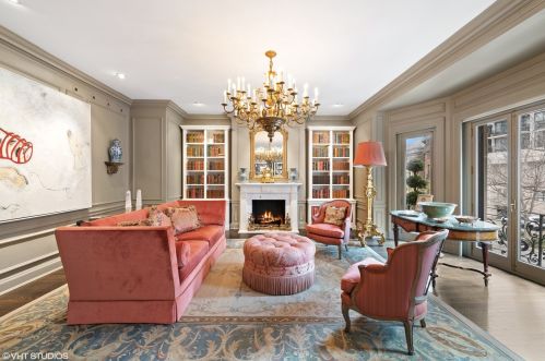 1521 State Pkwy, Chicago IL 60610-1613 exterior