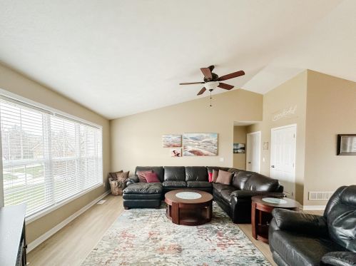 5262 Applewood Dr, Wyoming, MI