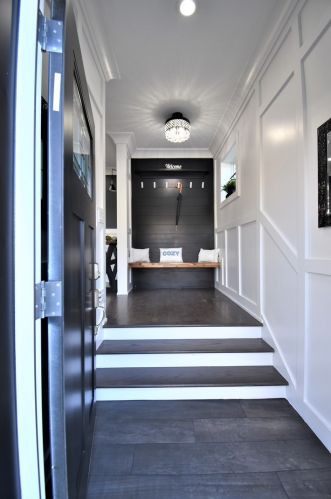 5455 Roscoe St, Chicago, IL 60641-4142