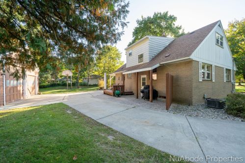 912 Westend Ave, Grand Rapids MI 49504-3847 exterior