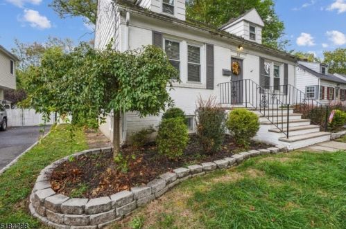 35 Rose Ave, Springfield, NJ 07081-1720