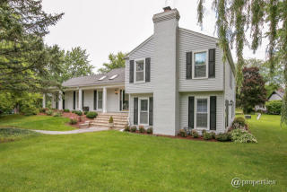 995 Commonwealth Ct, Hoffman Estates IL  60010-3154 exterior