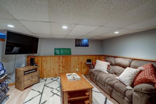 4251 Beverly Rd, Madison WI  53711-3751 exterior